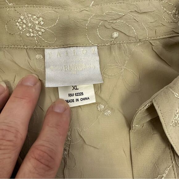 Tailor B. Moss Women’s XL Beige Embroidered Button-Up Shirt - Picture 8 of 11